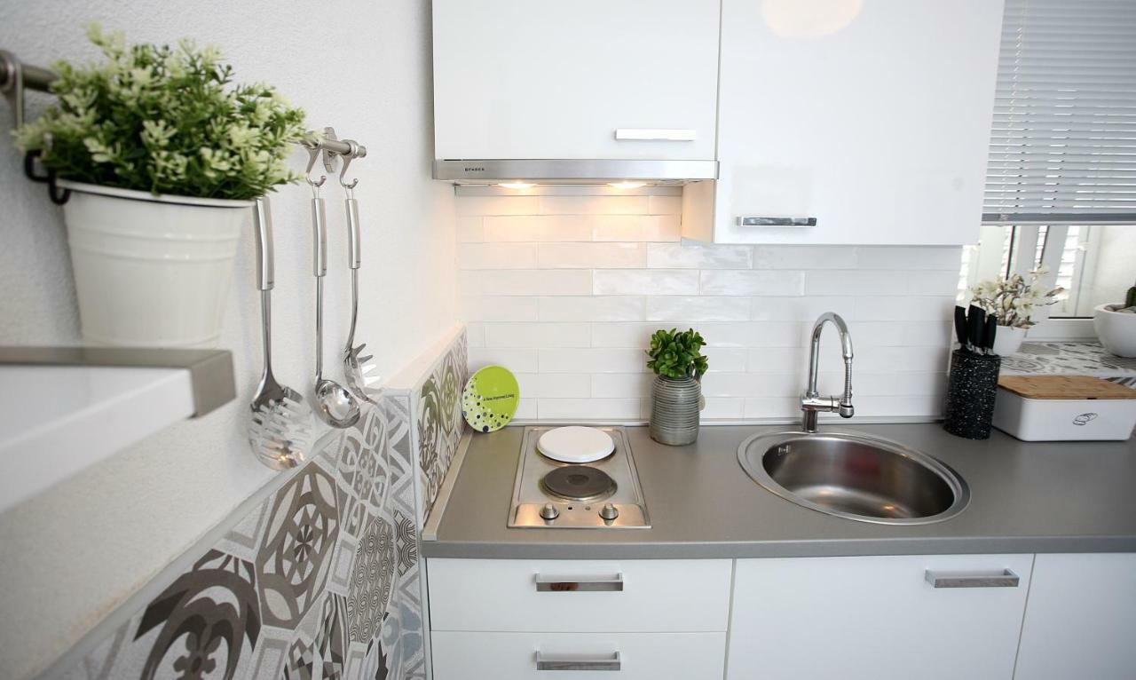 Charming Seaside Apartment Primošten Zewnętrze zdjęcie