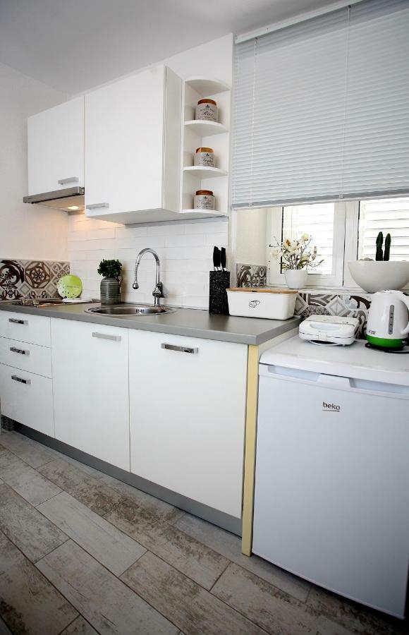 Charming Seaside Apartment Primošten Zewnętrze zdjęcie